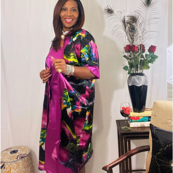 Look smashing in a fabulous little lounge outfit. - Picture 9 of 9